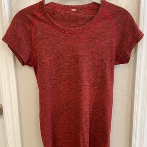 Lululemon Swiftly Tech Short Sleeve in Red Size 4
